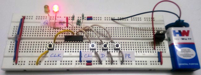 D-flip-flop working state CLR and preset are released