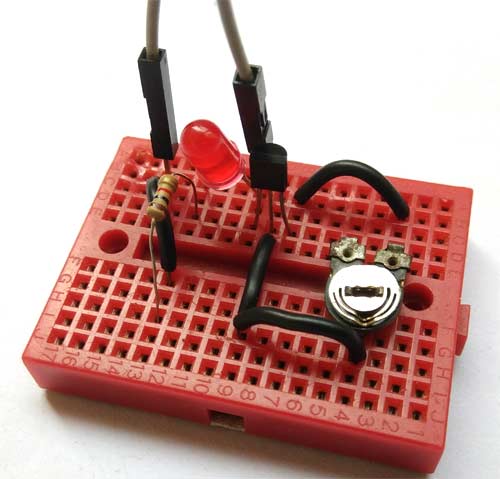 Simple Soil Moisture Detector Circuit hardware implementation